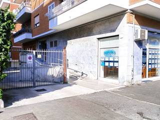 Garage in vendita a roma via capo spartivento, 75