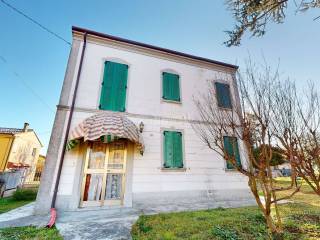 Casa indipendente in vendita a cento via bondenese, casumaro 80