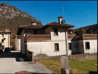 Casa indipendente in vendita a tramonti di sotto via centro