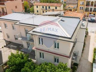 Albergo in vendita a senigallia via raffaello sanzio, 82