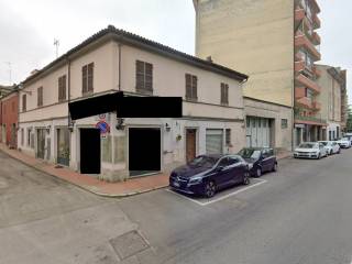 Negozio all'asta a tortona corso giuseppe romita, 79