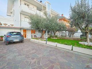 Casa indipendente in vendita a misano adriatico viale giovanni falcone