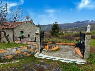 Villa in vendita ad agnone strada interpoderale santo onofrio