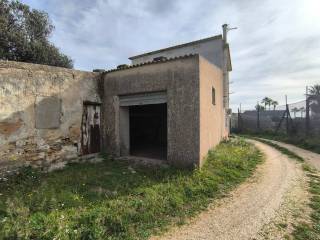 Magazzino in vendita a sciacca contrada raganella