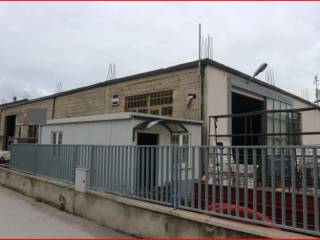 Laboratorio all'asta a gualdo tadino via metz, 2