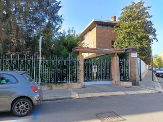 Garage in affitto a torino via assietta, 21