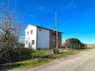 Villa in vendita ad argenta via sabbiosola, 2