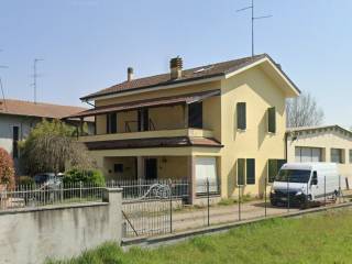 Villa all'asta a boretto via cecoslovacchia, 9/b