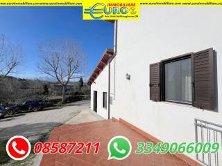 Casa indipendente in vendita ad atri strada comunale santa giusta