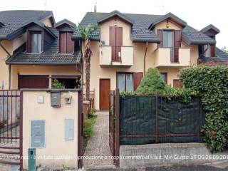 Villa a schiera all'asta a gambolò via vignate , 114/28