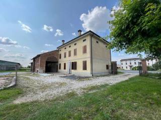 Casa indipendente in vendita a bagnolo san vito 