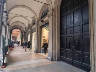 Negozio in vendita a bologna via dell'indipendenza, 70