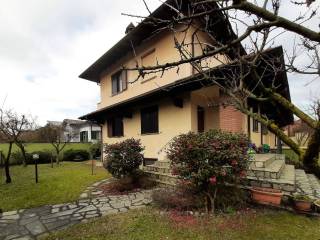 Villa in in vendita da privato a gambolò via borgo san siro, 60