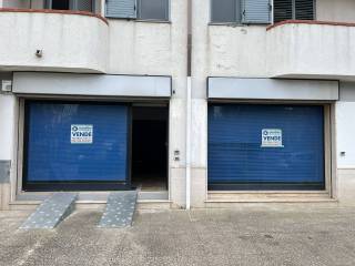 Negozio in vendita a marina di gioiosa ionica via genova, 42