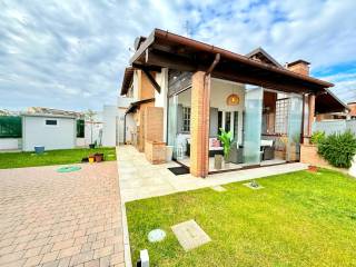 Villa a schiera in vendita a comacchio lungomare italia