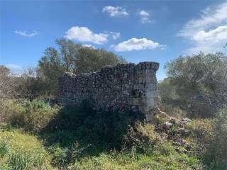 Cascina in vendita ad avola strada senza nome