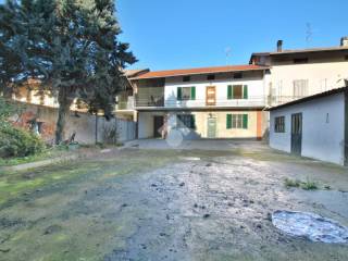 Casa indipendente in vendita a borgo d'ale via giuseppe mazzini, 5