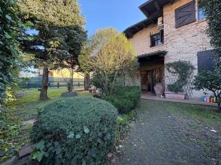 Villa in vendita a caselle lurani via rodolfo sommariva, 16