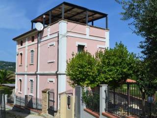 Casa indipendente in in vendita da privato a montefiore dell'aso contrada aso, 86