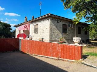 Villa bifamiliare in vendita a foggia via delle casermette, 16