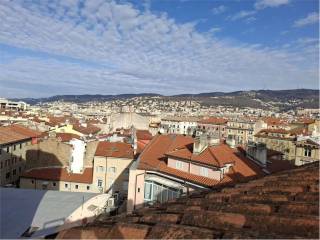 Appartamento in vendita a trieste via castaldi