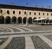 Negozio in affitto a vigevano piazza ducale