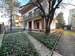 Villa in in vendita da privato a limbiate via dante alighieri, 15