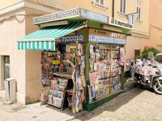 Edicola in vendita a trieste via san marco