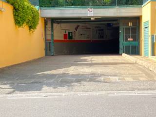 Garage in vendita a firenze via del gelsomino