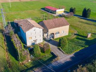 Appartamento in vendita a castelnovo di sotto via limido, 17