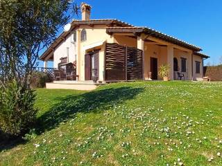 Villa in vendita a poggio mirteto via carlo parlagreco