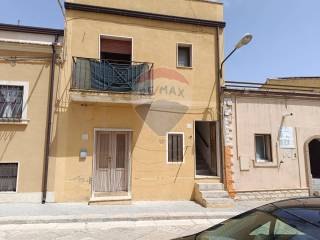 Casa indipendente in vendita a castelluccio dei sauri ammiraglio vincenzo leone, 43/a