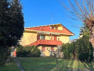 Villa bifamiliare in vendita a comacchio piazza del tritone