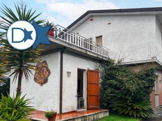 Villa in vendita a forte dei marmi via fratelli barberi, 48/a