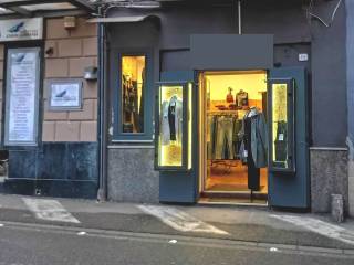 Abbigliamento in in affitto da privato a casalnuovo di napoli via vittorio emanuele iii, 16