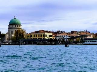 Appartamento in vendita a venezia via sandro gallo, 160