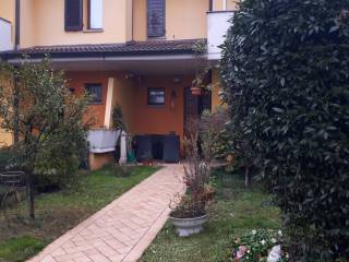 Villa a schiera in vendita a dalmine via pizzo scais