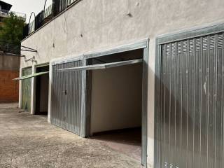 Garage in vendita a roma via diano marina, 68