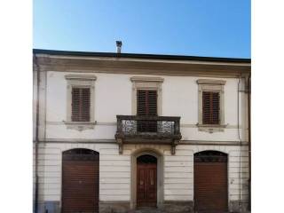 Intero stabile in vendita a bucine via trieste