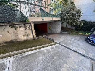 Garage in vendita a roma via di portonaccio