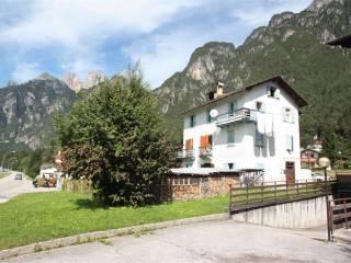 Casa indipendente in vendita ad auronzo di cadore via ligonto