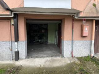 Garage in vendita a san donato milanese via giuseppe di vittorio, 49