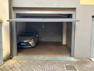 Garage in affitto a verona via antonio locatelli, 2