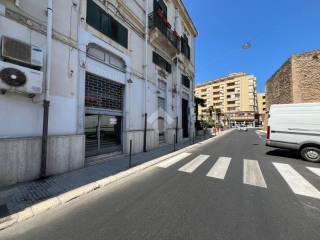 Garage in vendita a brindisi via bastioni san giorgio, 13