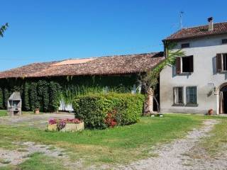 Villa in vendita a gazzuolo strada spineda 12