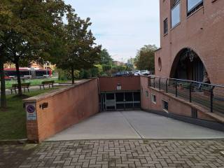 Garage in affitto a bologna via luigi einaudi, 4