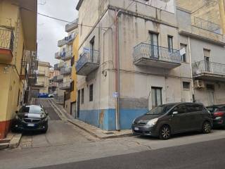 Casa indipendente in vendita a ragusa via narciso cozzo, 55