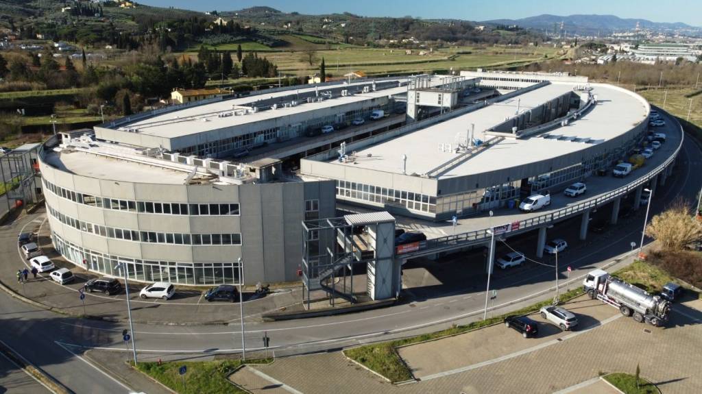 negozio in vendita a Scandicci in zona Casellina