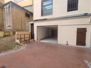 Garage in vendita a savona via giobatta berlingieri