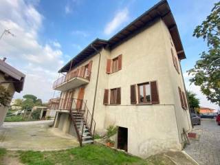 Casa indipendente in in vendita da privato a cantù via francesco baracca, 78